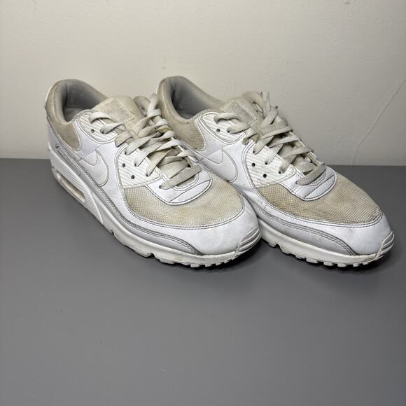 Nike Air Max Men’s Size 13 US Triple White Athletic Running Shoes CN8490-100 - Picture 4 of 10